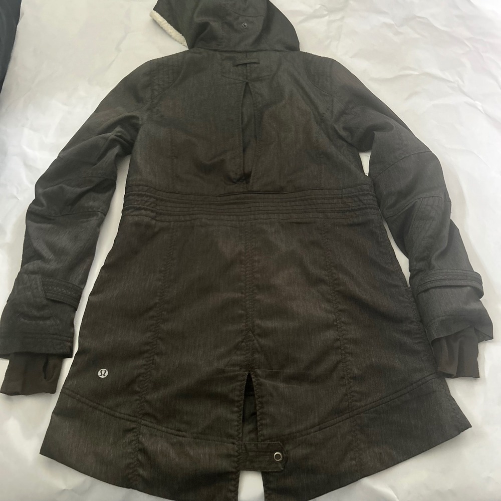 Lululemon Apres Run Sherpa Lined Hooded Jacket Women Size 6 Gray Black Full Zip